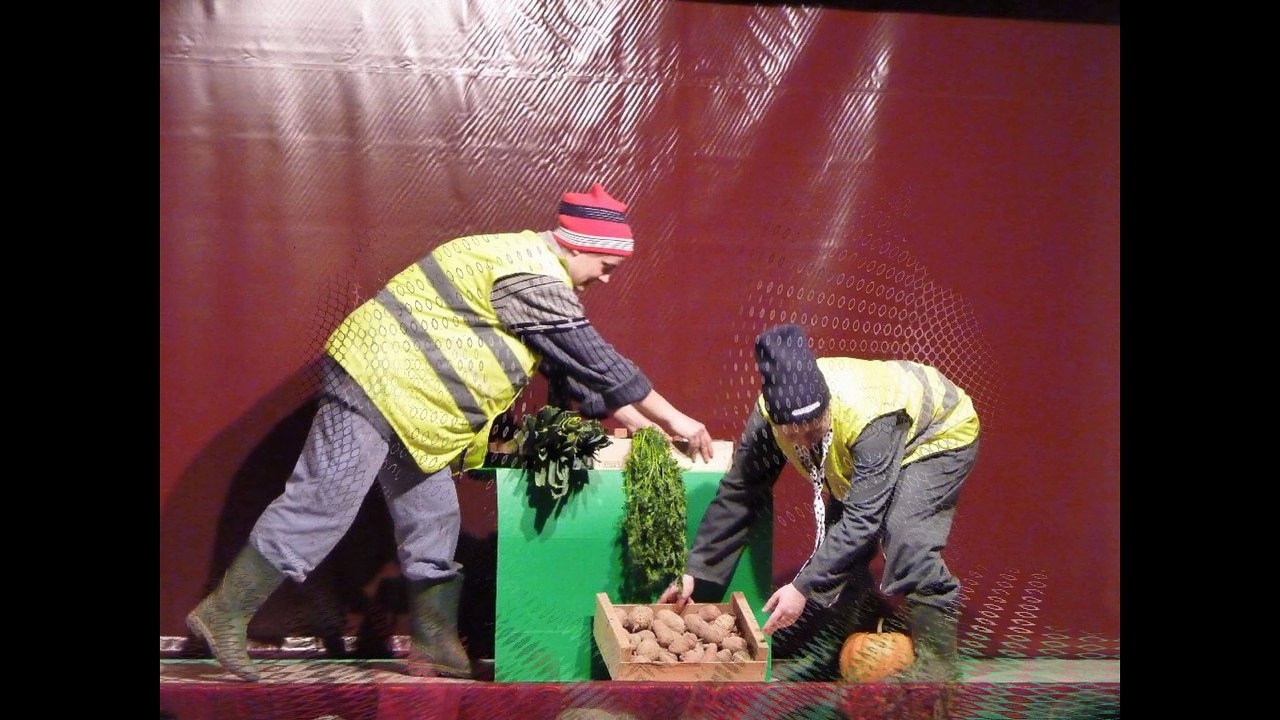 Versaugues - Foyer rural - Théâtre 2015 - Le marché