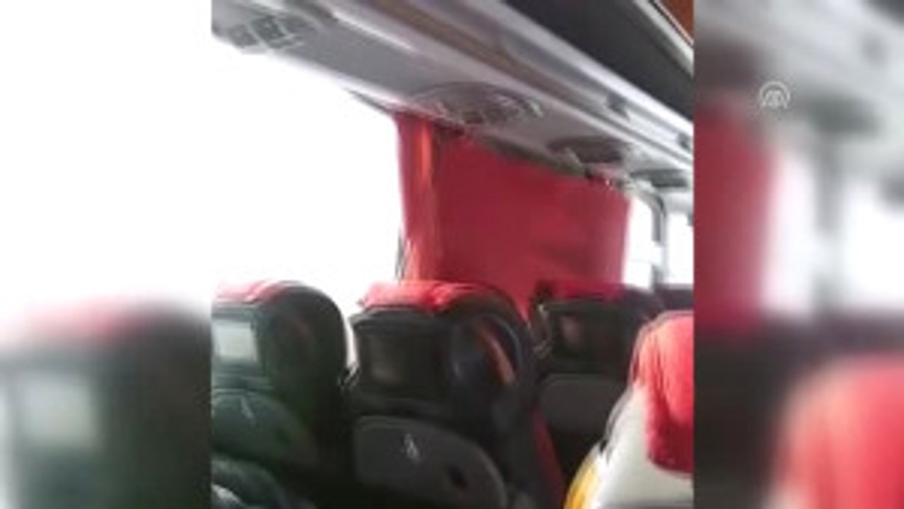 Kazada Camları Kırılan Otobüs Yolcularıyla Yoluna Devam Etti