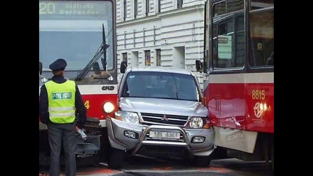 Worst Women Drivers in the World Viral Video Compilation 2017