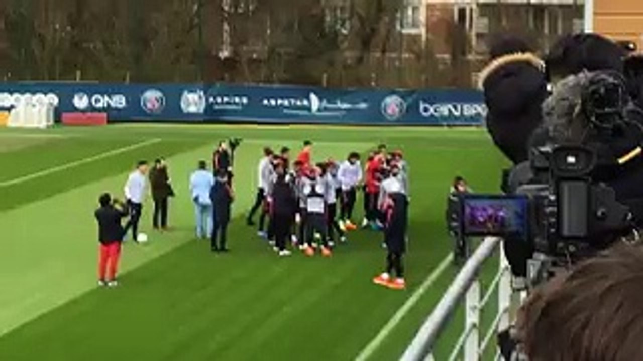 Ronaldinho anime l’entraînement parisien