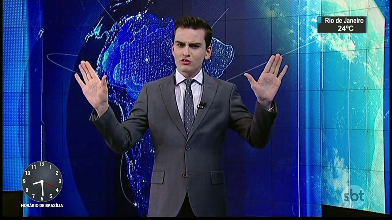 HD - Dudu Camargo fazendo Strip Tease no encerramento do SBT Notícias - 27-01-2017