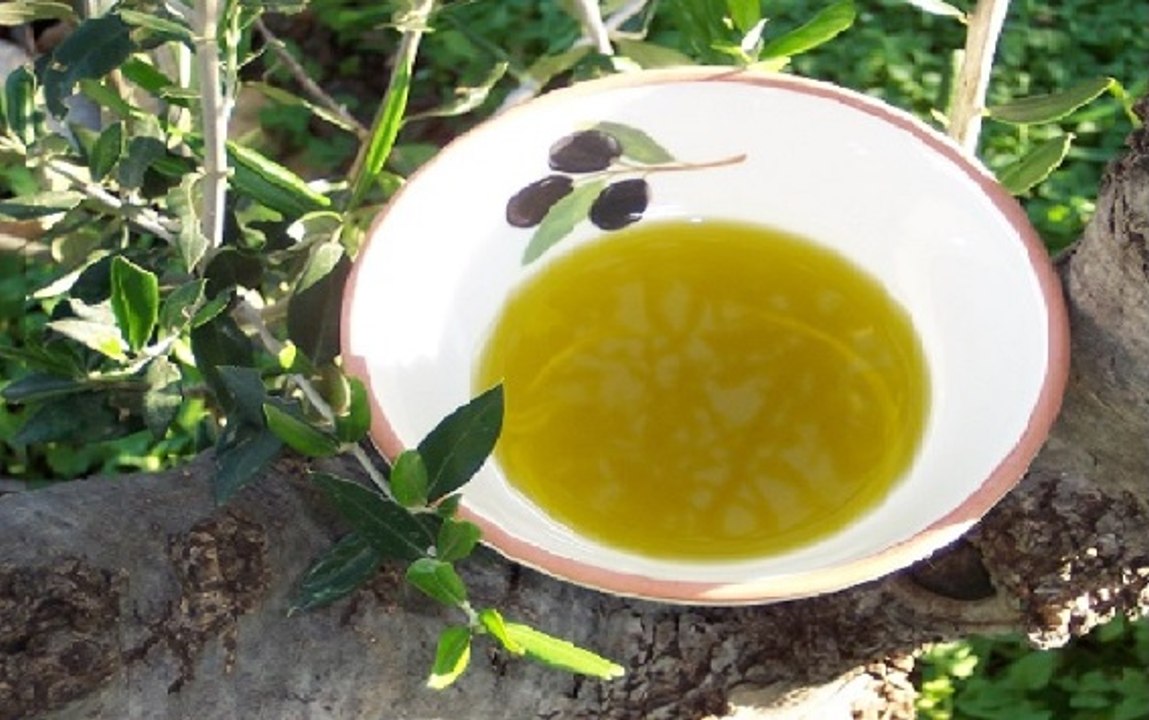 Bestes Olivenöl von Kreta, extra nativ, von der Firma KOLYMPARI SA, Janis und Nikos Michelakis
