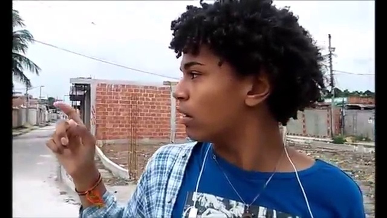 Vamos dar uma volta.  Let's take a walk