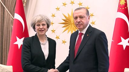 May: Turquía debe respetar derechos humanos