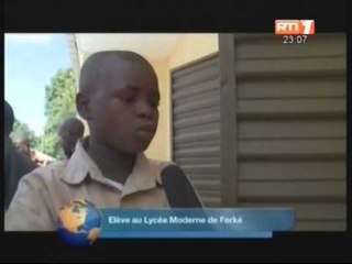 Ferkessedoudou: la Première Dame offre une salle multimédia au lycée Moderne