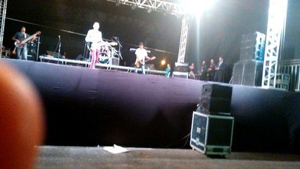 Nossa primeira apresentação (cover da música som da liberdade)