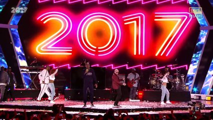 Snoop Dogg & Pitbull "Drop It Like It's Hot" Live @ FOX "New Year's Revolution", Bayfront Park, Miami, FL, 01-01-2017 Pt.3