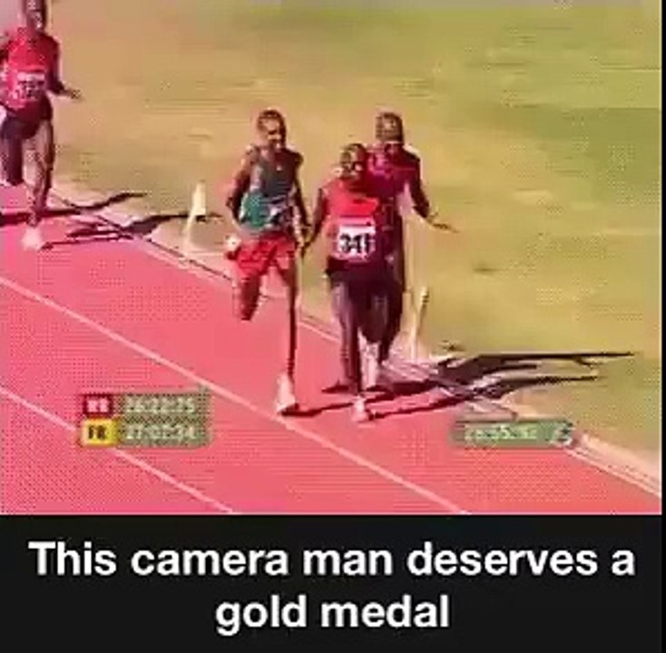 THIS CAMERA MAN DESERVE A GOLD MEDAL