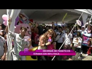 Thalía provoca revuelo en firma de autógrafos