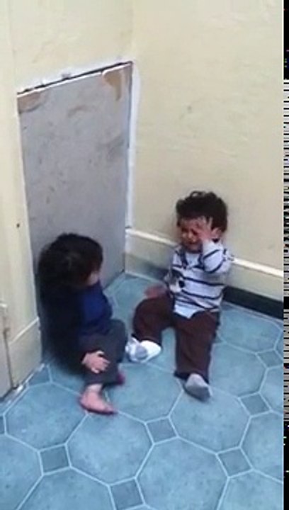 Twin babys fighting video must watch