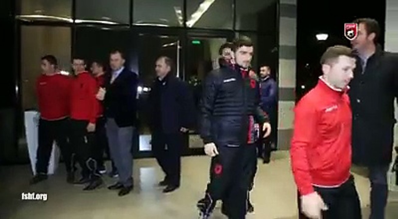 Kombetarja e FUTSAL-it mberrin ne Shqiperi. Ekipi pritet nga Zv_presidenti Li...