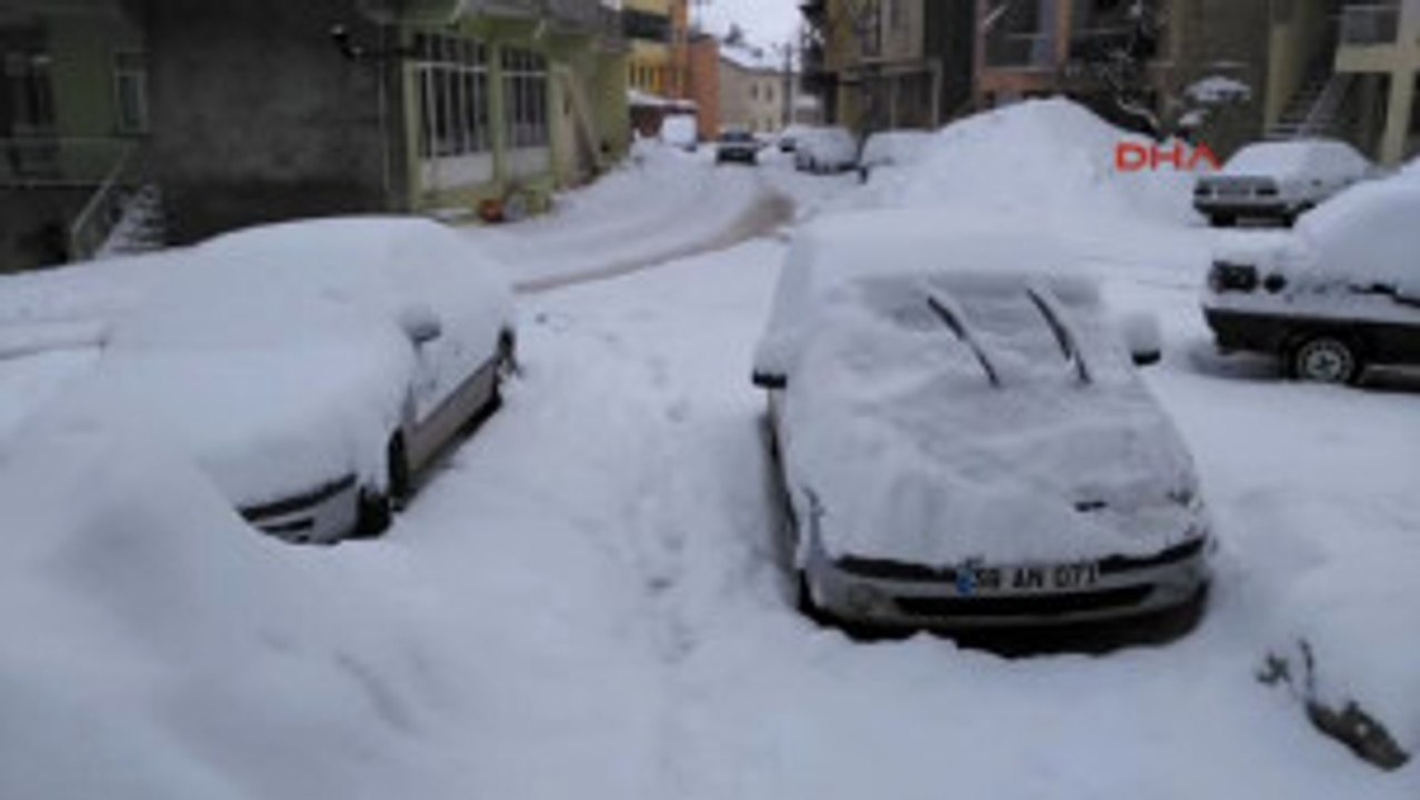 Adıyaman Çelikhan'da Kar Etkisini Sürdürüyor