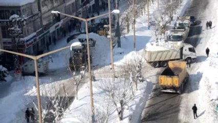 Yüksekova'da Karla Mücadele