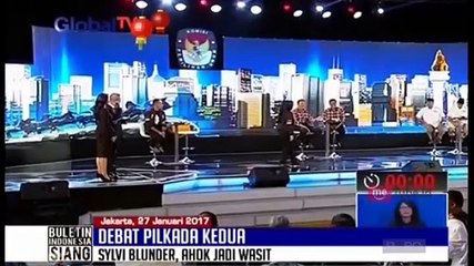 Disindir Ahok, Cawagub Sylvi Acungkan Jempol ke Bawah