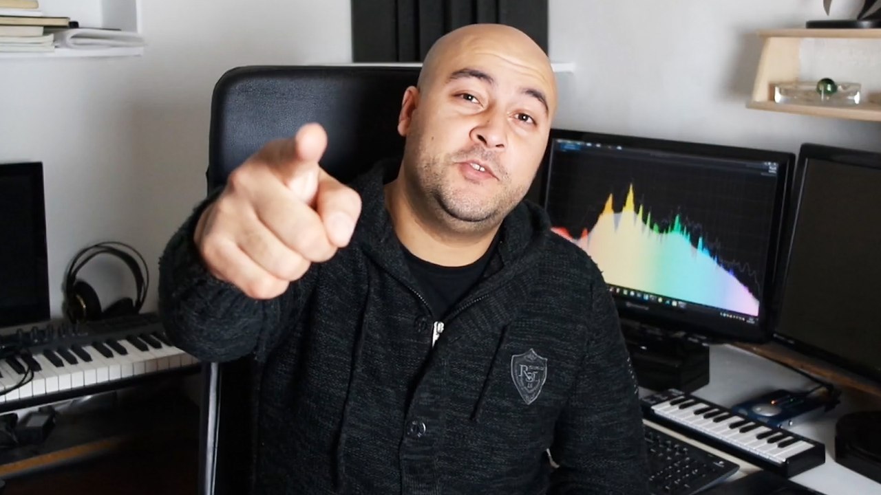 Khaled Freak remixe les politiques