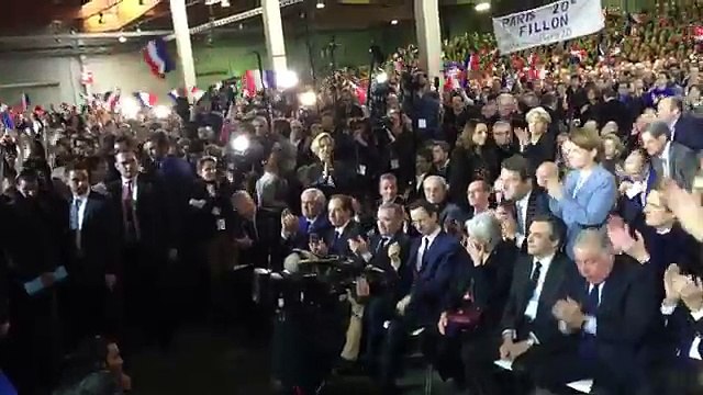 Pénélope Fillon acclamée au meeting de François Fillon à la Villette, le 29 janvier