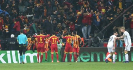 Süper Lig'de Fenerbahçe Deplasmanda Kayserispor'a 4-1 Yenildi