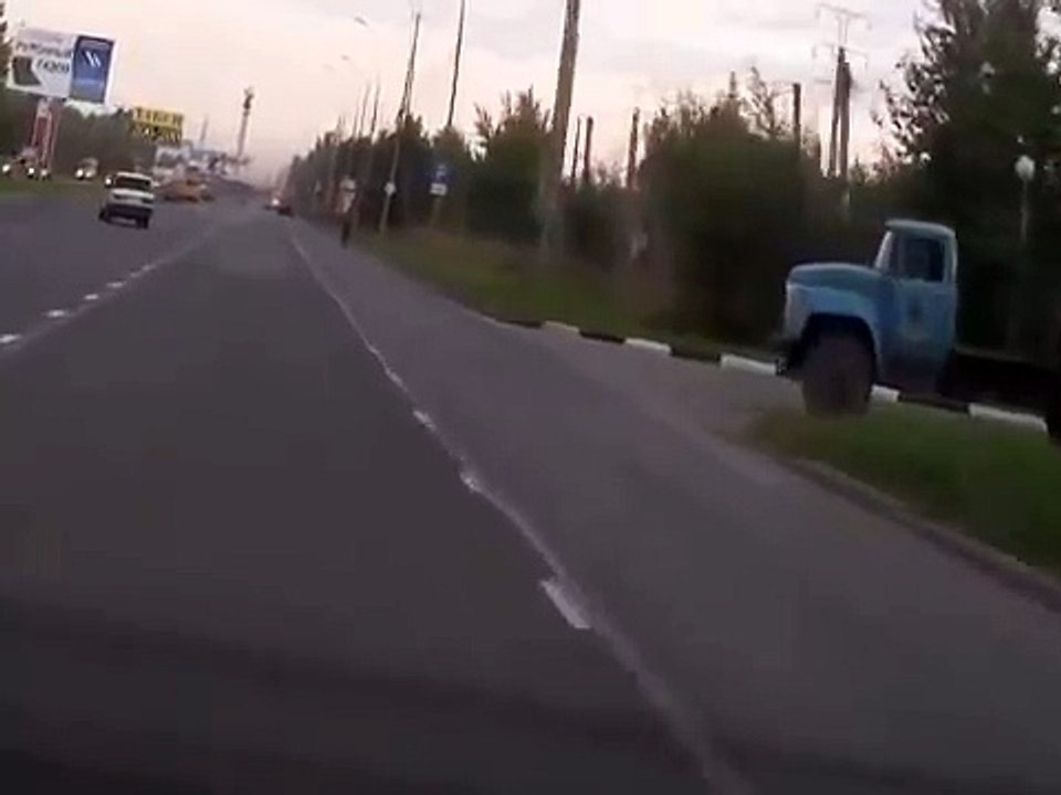 Only in Russia do you scare the cops during the process of pulling over