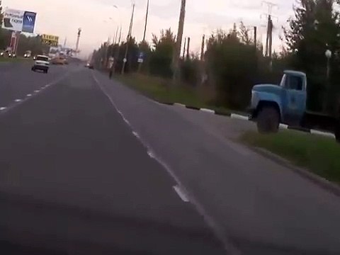 Only in Russia do you scare the cops during the process of pulling over