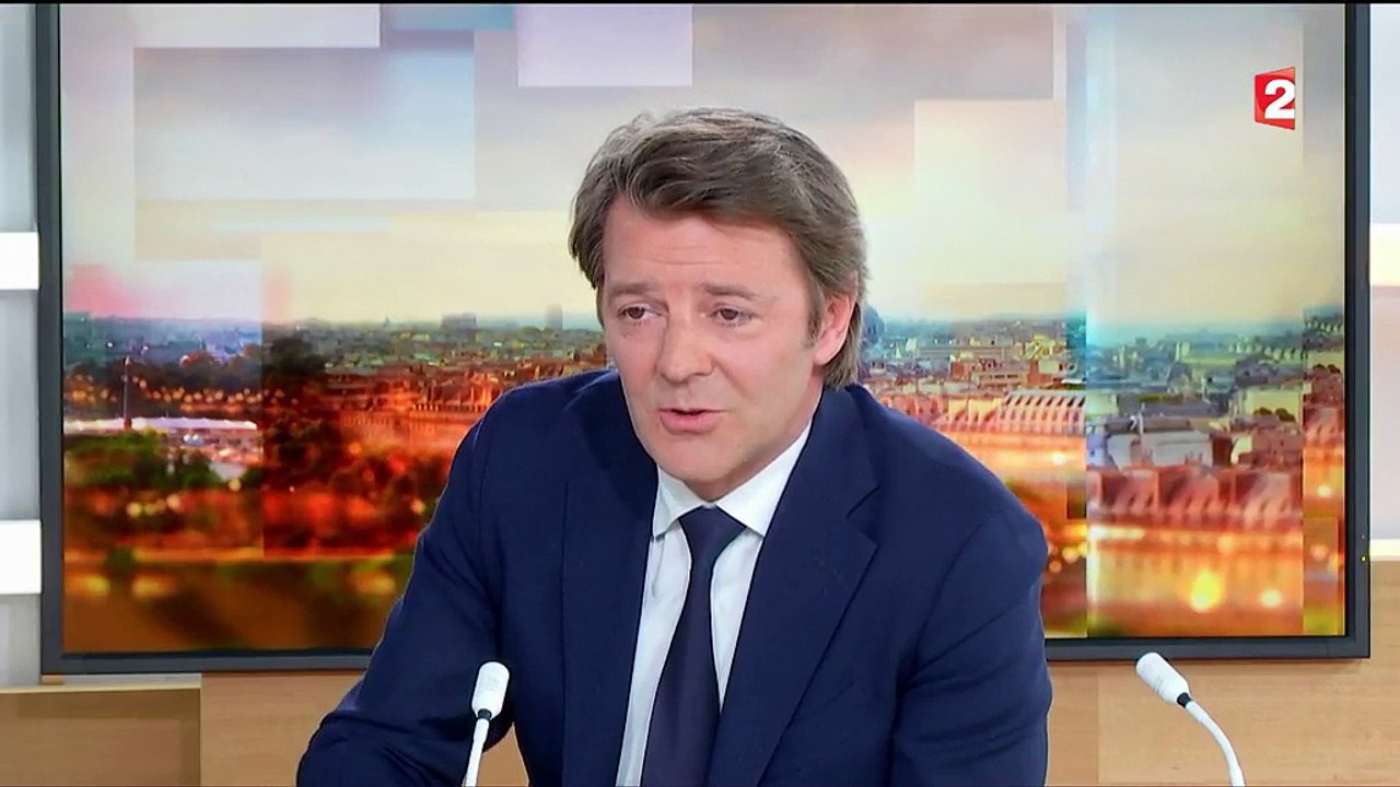 François Baroin : "François Fillon n'est pas seul, toute la famille est rassemblée"