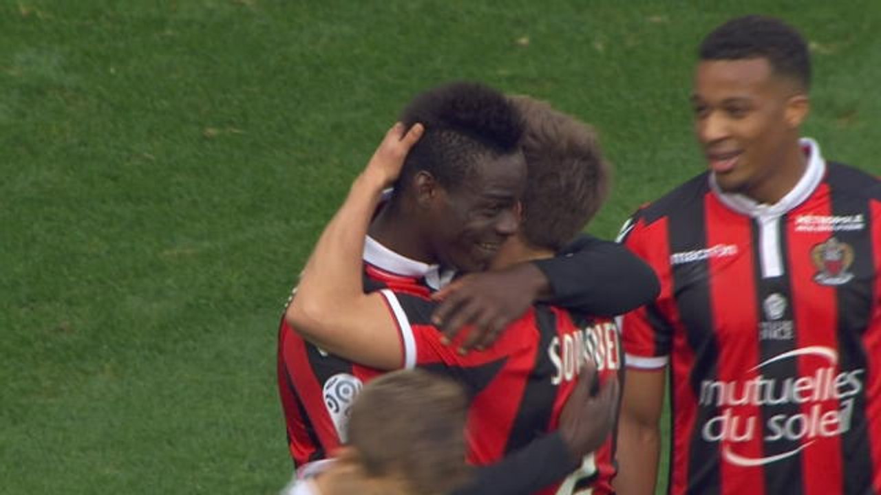 Balotelli's late strike gets Nice back on track