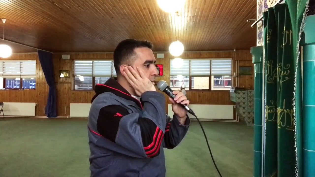 Adhan Makkah. Kabe ezani. Kabeden ezan. Ezan sesi. Mescidi Haram ezani. Adhan Masjid Al Haram. Adhan Makkah Al Mukarramah. Sheikh Ali Ahmad Mullah. Sheikh Ali Mulla. Sheikh Ali Mulla adhan. Makkah. Farum Camii. Danimarka. 27-1-2017. Muezzin Metin Demirtas