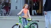 Deixou A Bicicleta Amarrada Num Balão e Ela Voou Kkkkk