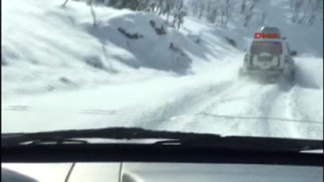 Şırnak Şırnak Başağaç Köyünde Hastalanan 2 Yaşındaki Bebek, Paletli Ambulans Ile Hastaneye...