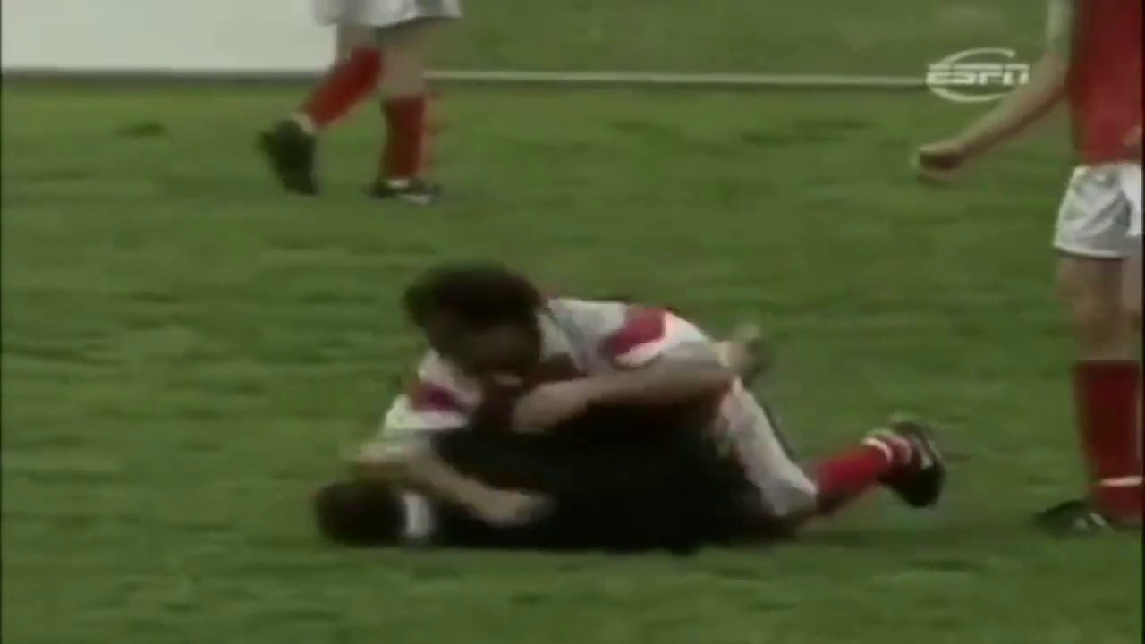 Most Insane Fights in Football/Soccer of Players vs Referees