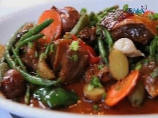 Saksi: Kalderetang baka, nilagyan ng gata