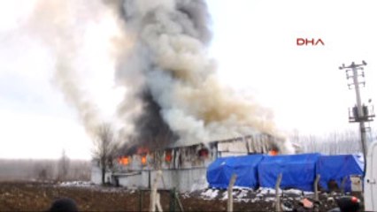 Sakarya Akyazı'da Mobilya Fabrikasının Deposu Yandı