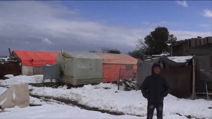 موجة صقيع تصعّب حياة المخيمات في سوريا