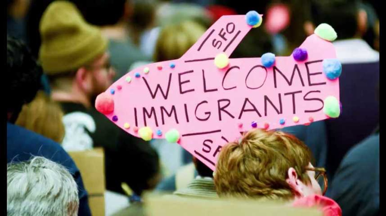 Immigration : "sit-in" géant anti-Trump à l'aéroport de San Francisco