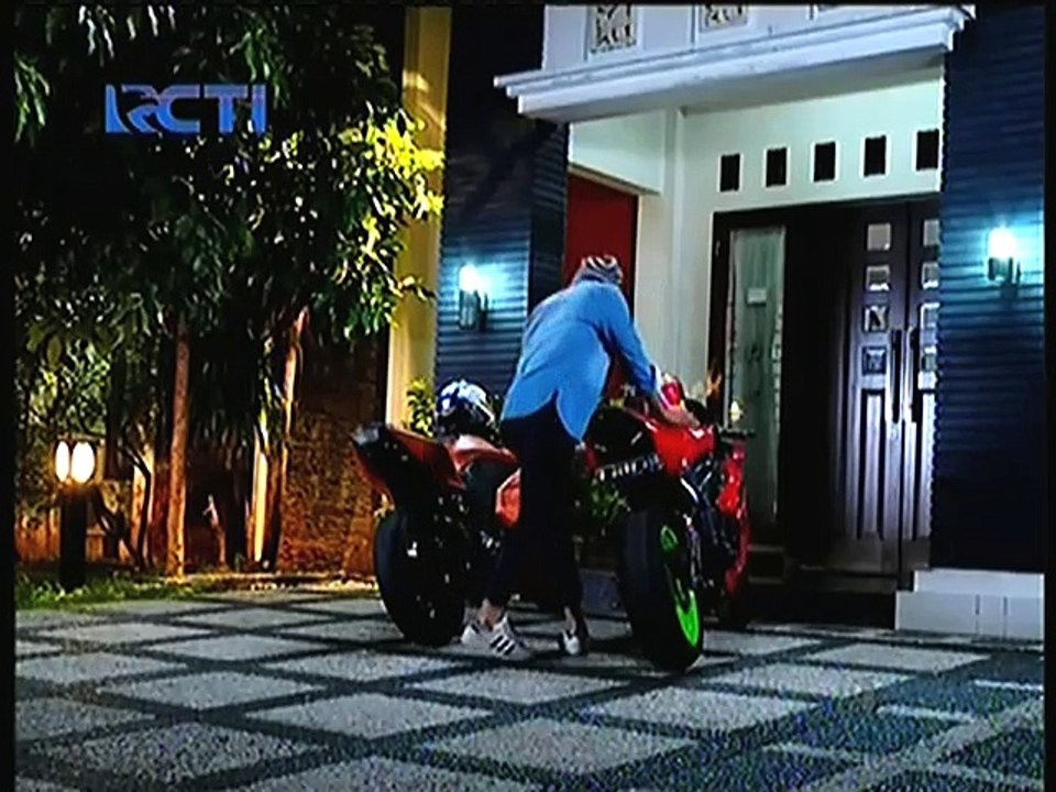 Scene Rocky AJ808