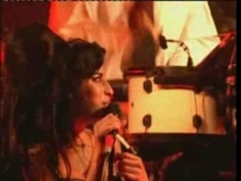 Amy Winehouse - Rehab - Live Somerset House 20.7.2007.dkly`