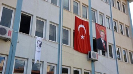 Bilecik'te Müdürlük Binasına Asılan Atatürk Flaması İçin Soruşturma Açıldı