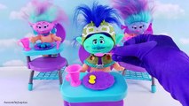 Troll Младенцы Кормление и Незначительное обучение! Для удовольствия Видео разыгрывает спектакли для детей и малышей