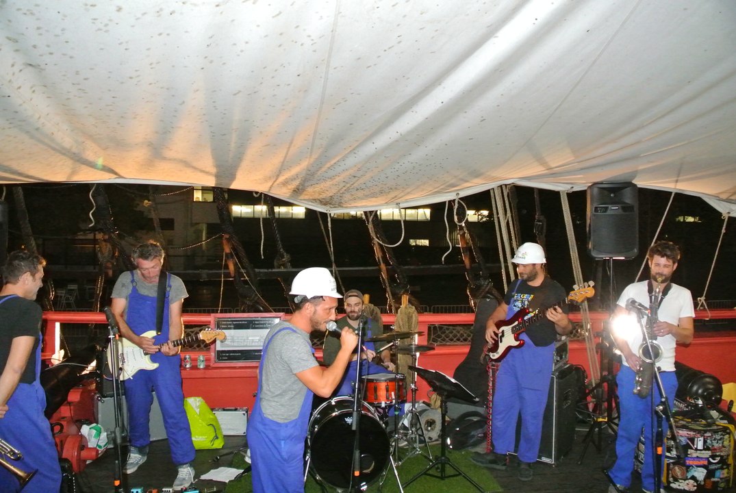 PVC (Que du tube) : "C'est toi que je t'aime"