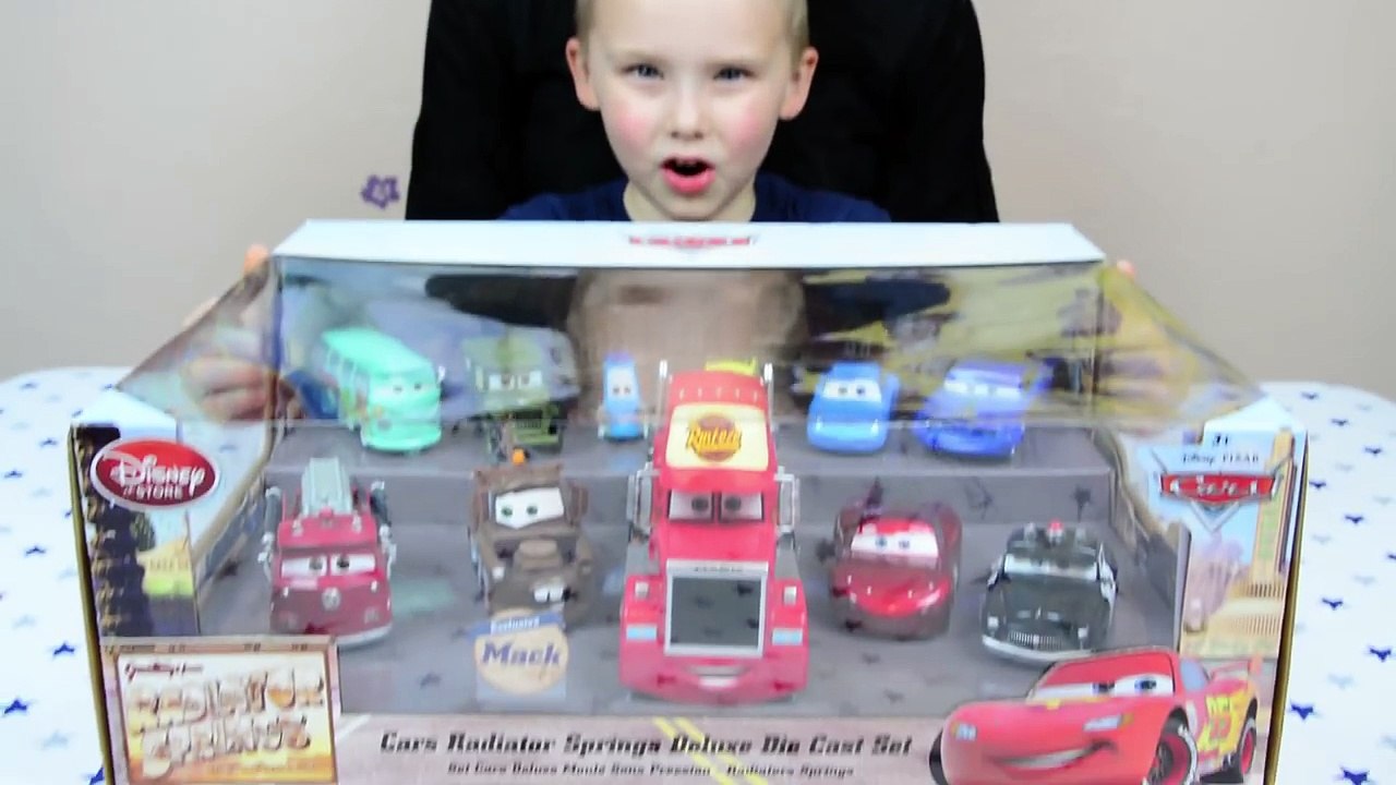 Disney Cars Toys Lightning McQueen Radiator Springs Deluxe Die Cast Set