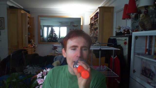 Wiwi égratigne make me like you de Gwen Stefani