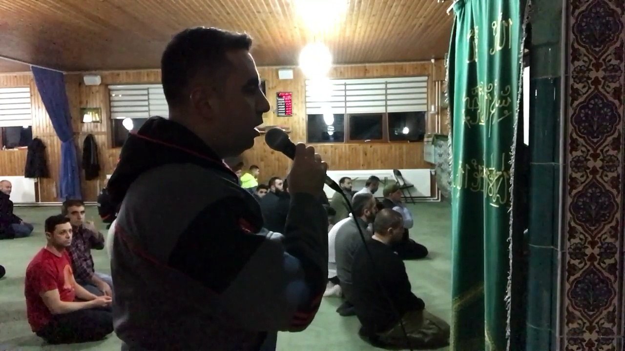 Metin Demirtas. Iqamah al salah Makkah Al Mukarramah. Harameyn usulu kamet. Mekke Mükerreme. Mescidi Haram Kamedi. Kabe müezzini taklidi. Sheikh Ali Mullah makami. Medine müezzini. Kabede kamet. Iqamah Sheikh Ali Mullah. Sheikh Sureyhi iqamah. Farum Camii