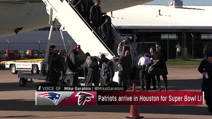 Tom Brady arrives in Houston, no one carries his luggage