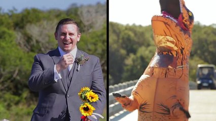 Noiva veste-se de T-Rex no dia do casamento para surpreender o marido