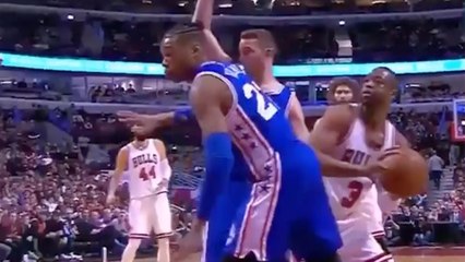 Dwyane Wade OKIE DOKES Entire Sixers Team with Epic Pass Fake, Feeds Jimmy Butler for Alley-Oop