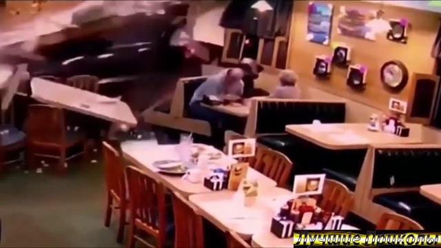 Лучшие Приколы (выпуск №1) Эх ну как девушка двигается под музыку - это супер!!!