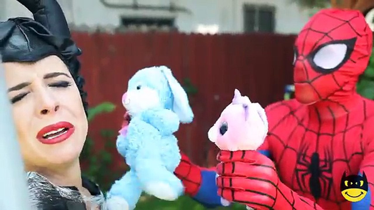 Pregnant Frozen Elsa vs Pregnant Joker Gives Birth Kidnapped w/ Doctor