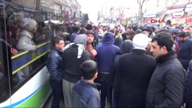 Şanlıurfa Karşıya Geçerken Otobüs Çarptı, Yaralandı