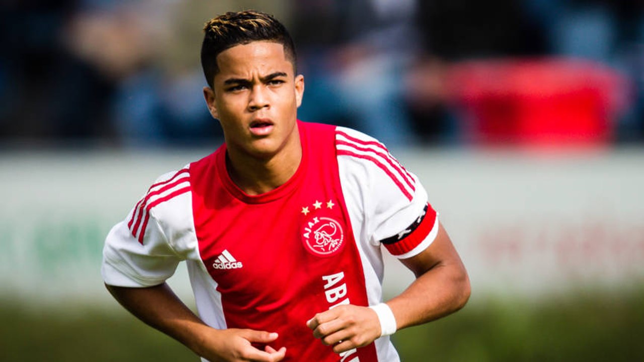 Justin Kluivert vs ADO Den Haag 16/17 (H) [29.1.2017]