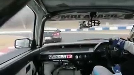 Civic vs Skyline GT-R