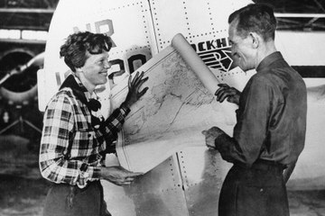 Unknown Shocking Facts About Amelia Earhart